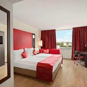 Ramada Encore By Wyndham Geneva 3*, Carouge İsviçre