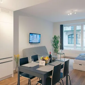 Hitrental Town Hall Apartment