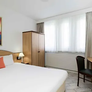 residence-studio-geneve-centre.genevahotels4all.com/