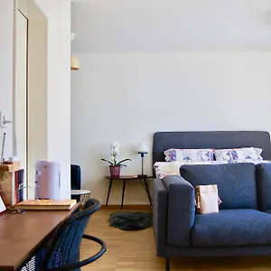 In Swiss - Barfuesserplatz Bar Street Apartment